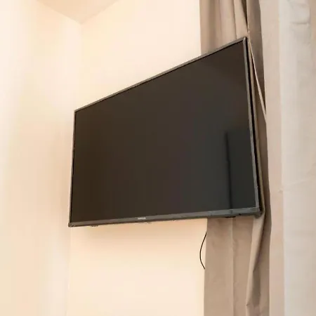Brand New #71 With Free Secure Parking In The Center Apartament *